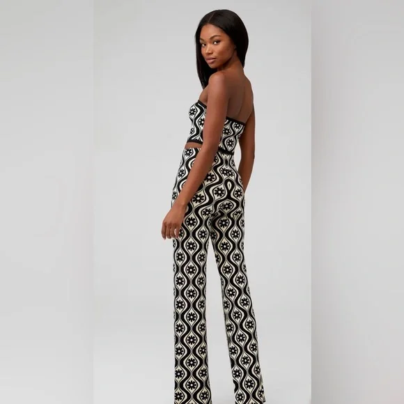 FINDERS KEEPERS
QUINN KNIT TOP - Picture 4 of 7